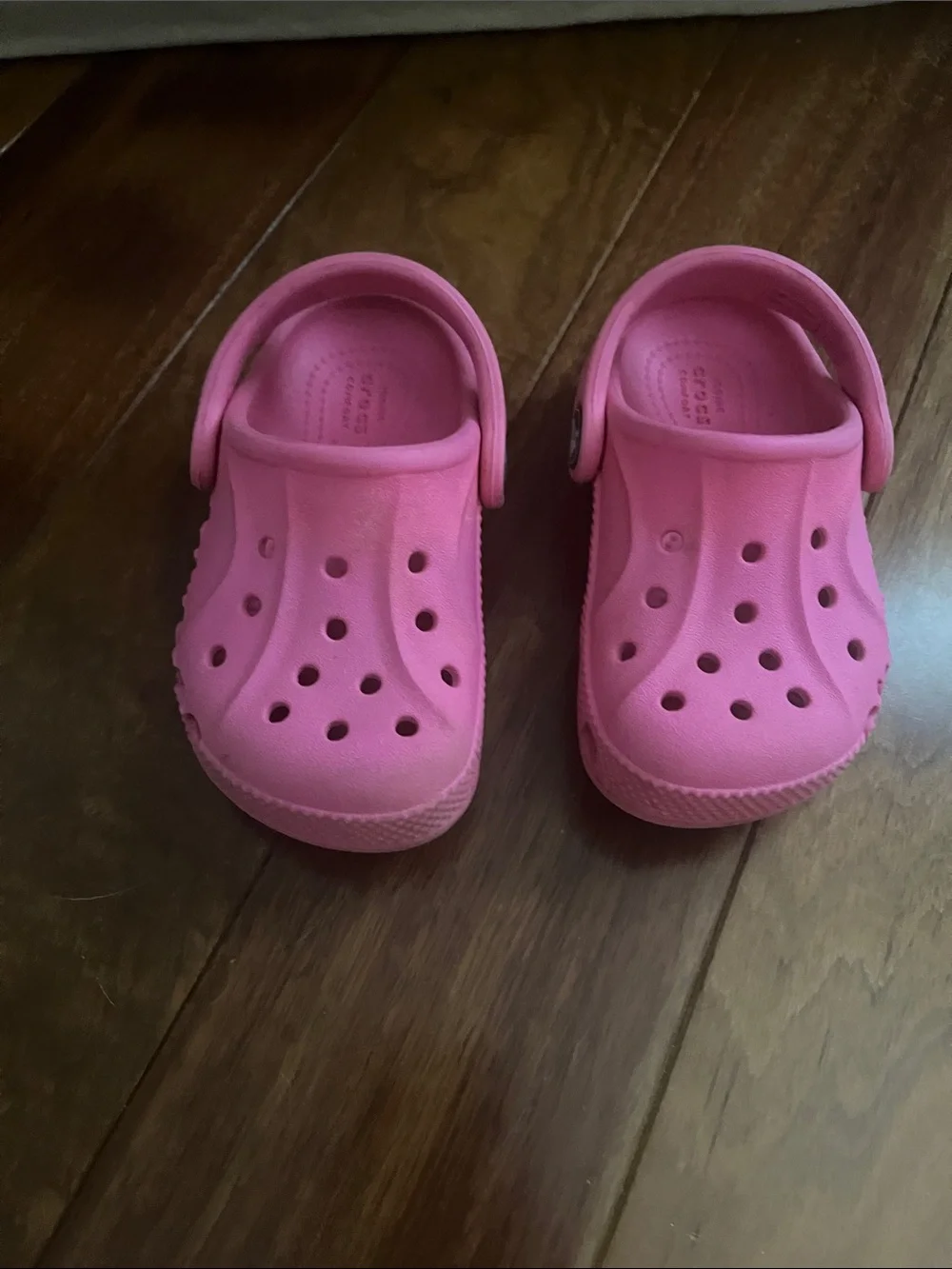 CROCS Kids Classic Clog in Bright Pink